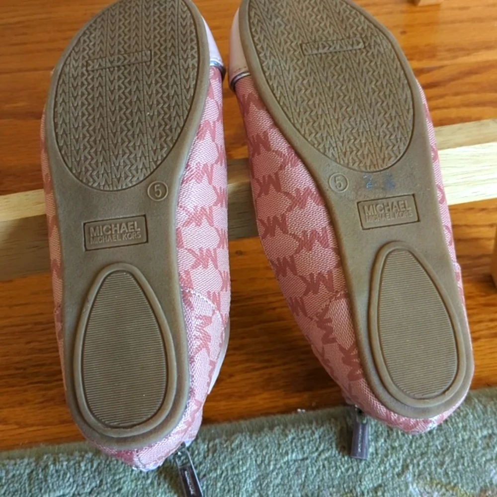 Michael Kors Pink flats Sz 5‎